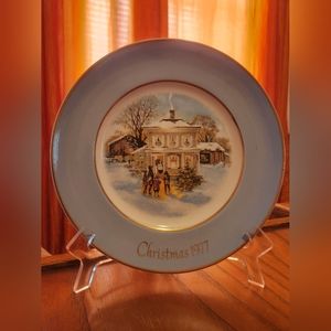 Vintage Avin Christmas Plate "Carollers In The Snow"
